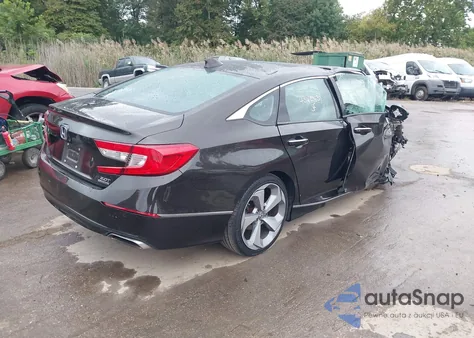 2018 Honda Accord Touring 2.0T z USA, uszkodzony, nr VIN 1HGCV2F97JA037799